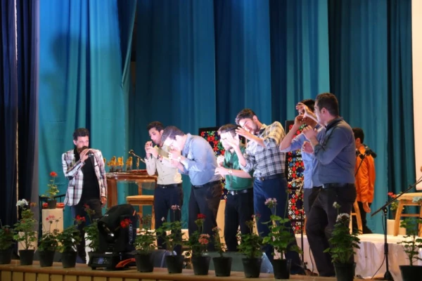 در راستای توافق نامه ی فی مابین دانشگاه فرهنگیان یزد و دانشگاه علوم پزشکی شهید صدوقی:

همایش بزرگ رمز و راز یک ازدواج موفق برگزار شد 21