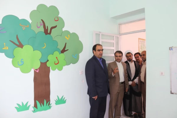 به مناسبت هفته بزرگداشت مقام شامخ معلم:

دیدار صمیمانه مسئولان دانشگاه فرهنگیان یزد با دانش آموختگان دانشگاه در مدارس استان 14