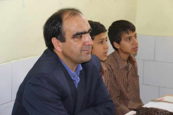 به مناسبت هفته بزرگداشت مقام شامخ معلم:

دیدار صمیمانه مسئولان دانشگاه فرهنگیان یزد با دانش آموختگان دانشگاه در مدارس استان 34