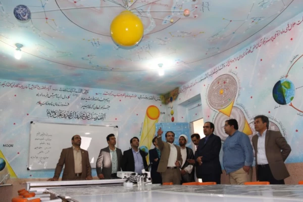 به مناسبت هفته بزرگداشت مقام شامخ معلم:

دیدار صمیمانه مسئولان دانشگاه فرهنگیان یزد با دانش آموختگان دانشگاه در مدارس استان 17