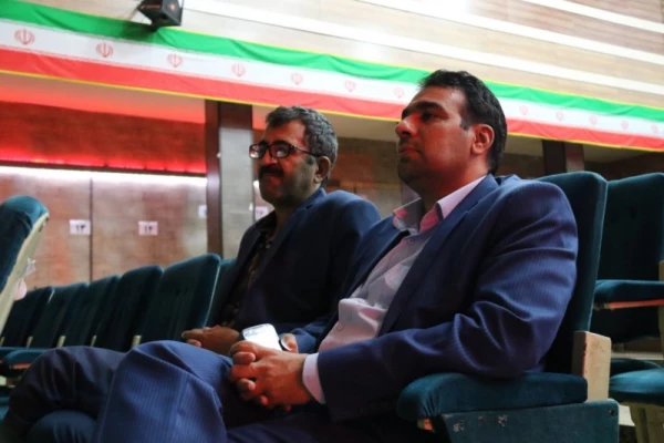 به مناسبت روزجوان در پردیس شهیدان پاک نژاد یزد برگزار شد:

همایش جوانان، ورزش، سلامت و ایمنی 8