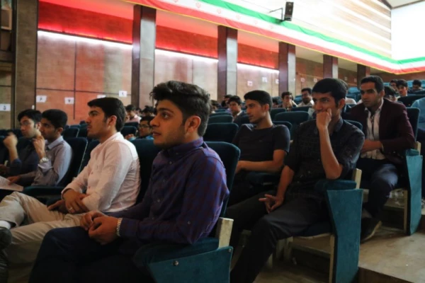 به مناسبت روزجوان در پردیس شهیدان پاک نژاد یزد برگزار شد:

همایش جوانان، ورزش، سلامت و ایمنی 9