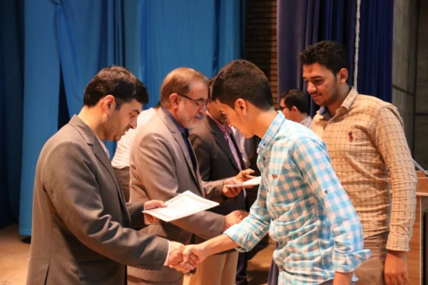 به مناسبت روزجوان در پردیس شهیدان پاک نژاد یزد برگزار شد:

همایش جوانان، ورزش، سلامت و ایمنی 18