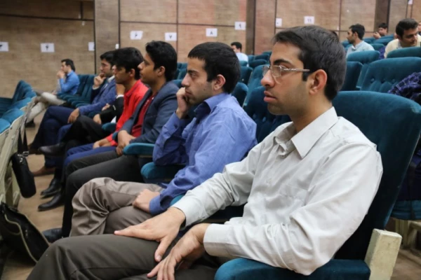 به مناسبت 25 اردیبهشت ماه:

همایش بزرگداشت فردوسی در پردیس شهیدان پاک نژاد یزد برگزار شد
 8