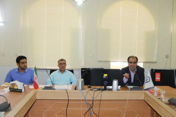 نشست صمیمی مسئولان تشکل ها و انجمن های علمی دانشجویی با مدیر استانی دانشگاه فرهنگیان یزد
 4