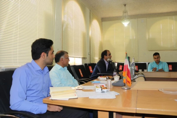 نشست صمیمی مسئولان تشکل ها و انجمن های علمی دانشجویی با مدیر استانی دانشگاه فرهنگیان یزد
 5