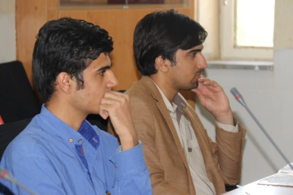 نشست صمیمی مسئولان تشکل ها و انجمن های علمی دانشجویی با مدیر استانی دانشگاه فرهنگیان یزد
 7