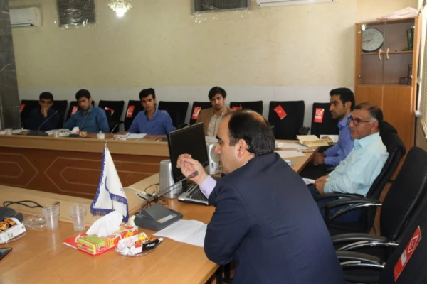 نشست صمیمی مسئولان تشکل ها و انجمن های علمی دانشجویی با مدیر استانی دانشگاه فرهنگیان یزد
 8