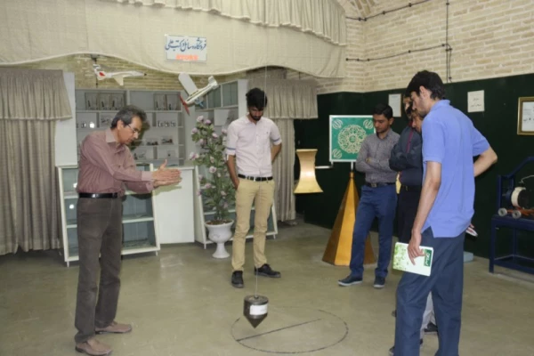 بازدید جمعی دانشجومعلمان پردیس  از موزه علوم طبیعی یزد 5