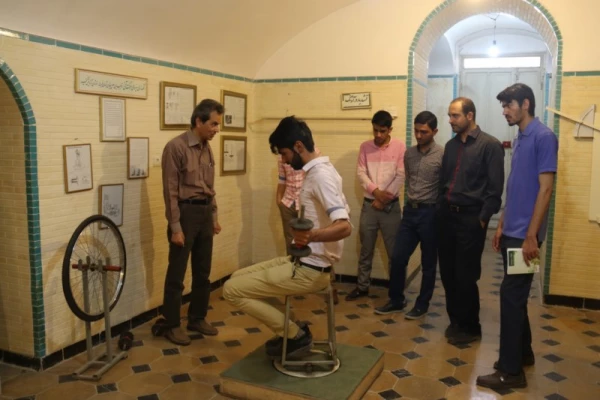 بازدید جمعی دانشجومعلمان پردیس  از موزه علوم طبیعی یزد 11