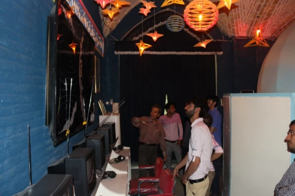 بازدید جمعی دانشجومعلمان پردیس  از موزه علوم طبیعی یزد 16