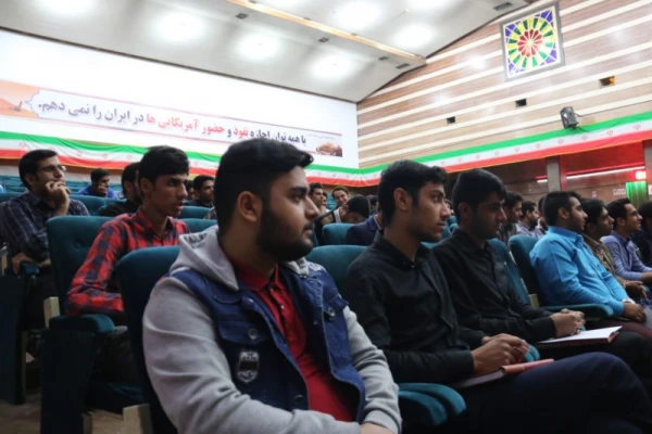 با همکاری کانون قرآن و عترت پردیس برگزار شد:

محفل انس با قرآن 6