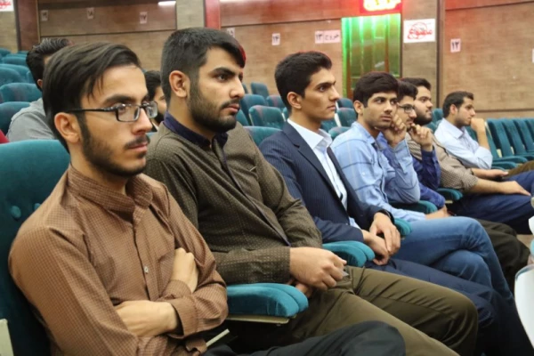 با همکاری کانون قرآن و عترت پردیس برگزار شد:

محفل انس با قرآن 7