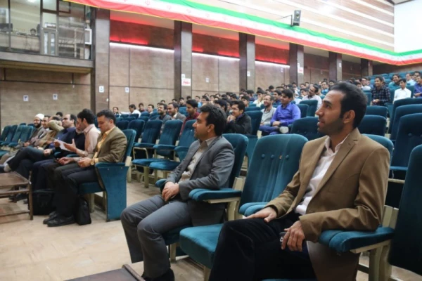 با همکاری کانون قرآن و عترت پردیس برگزار شد:

محفل انس با قرآن 9