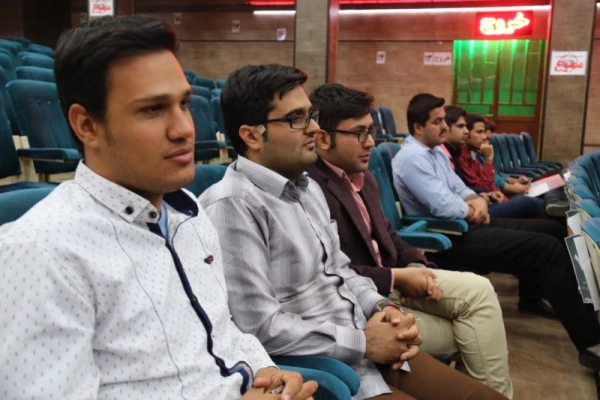 با همکاری کانون قرآن و عترت پردیس برگزار شد:

محفل انس با قرآن 13