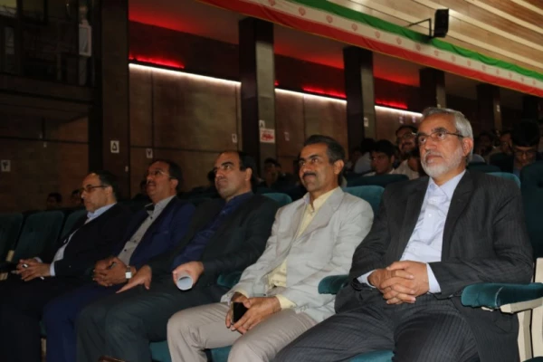 به مناسبت هفته پدافند غیرعامل صورت پذیرفت:

کارگاه آموزشی آشنایی با مبانی پدافند غیر عامل برای دانشجومعلمان 3