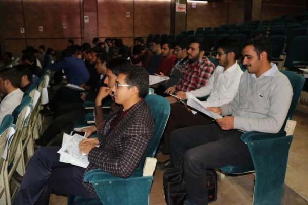 به مناسبت هفته پدافند غیرعامل صورت پذیرفت:

کارگاه آموزشی آشنایی با مبانی پدافند غیر عامل برای دانشجومعلمان 7