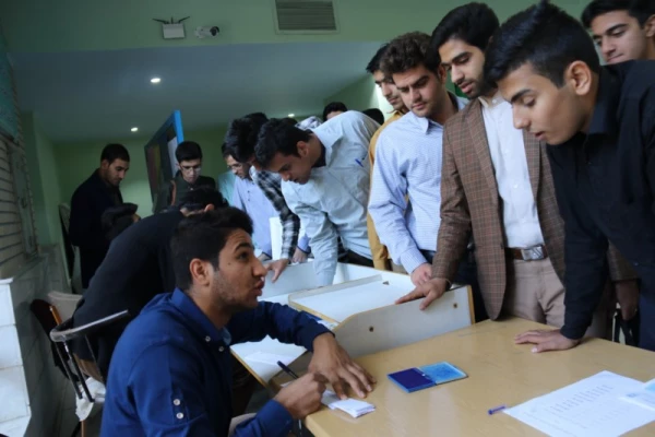 به مناسبت هفته پدافند غیرعامل صورت پذیرفت:

کارگاه آموزشی آشنایی با مبانی پدافند غیر عامل برای دانشجومعلمان 4