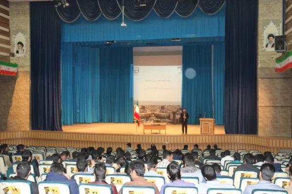 به همت بسیج دانشجویی پردیس شهیدان پاک نژاد یزد برگزار شد:

مراسم روز  گرامیداشت روز دانشجو 11