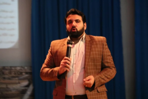 به همت انجمن علمی الهیات پردیس شهیدان پاک نژاد برگزار شد:

کارگاه آموزشی سواد رسانه ای، سواد خبری 8