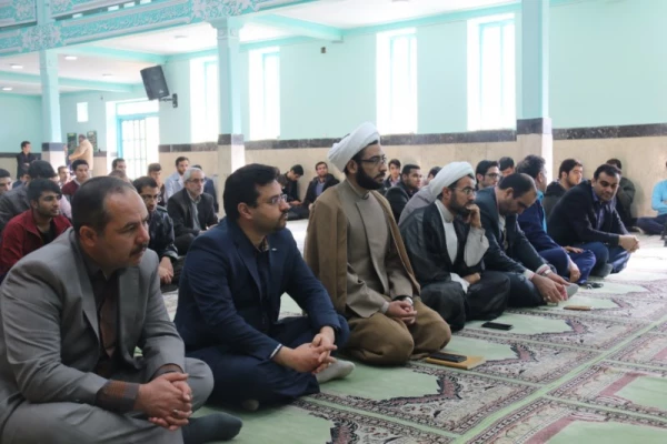 آیت الله ناصری در جمع دانشجومعلمان پردیس شهیدان پاک نژاد یزد :

حرفه معلمی ساختار انسانیت را معنا می بخشد. 6