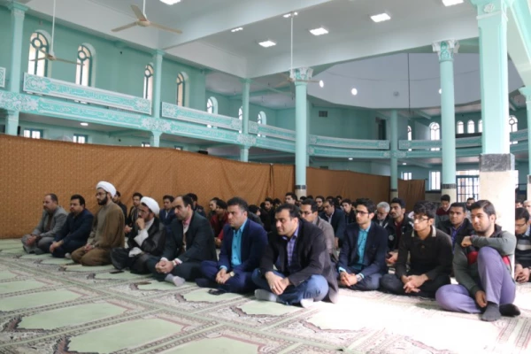 آیت الله ناصری در جمع دانشجومعلمان پردیس شهیدان پاک نژاد یزد :

حرفه معلمی ساختار انسانیت را معنا می بخشد. 9