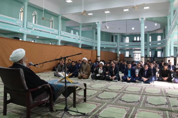 آیت الله ناصری در جمع دانشجومعلمان پردیس شهیدان پاک نژاد یزد :

حرفه معلمی ساختار انسانیت را معنا می بخشد. 10