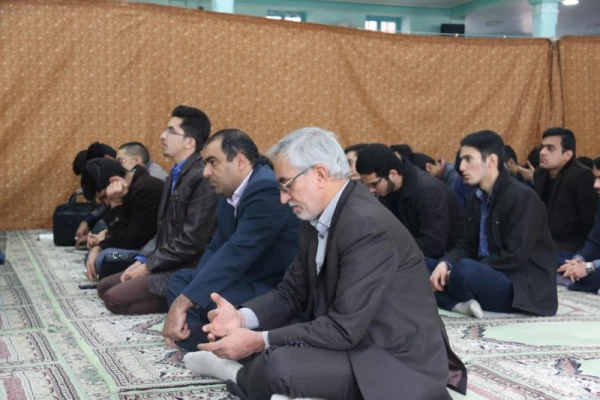 آیت الله ناصری در جمع دانشجومعلمان پردیس شهیدان پاک نژاد یزد :

حرفه معلمی ساختار انسانیت را معنا می بخشد. 11