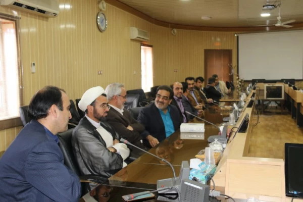 دیدار مسئولین دانشگاه فرهنگیان یزد با مدیرکل آموزش و پرورش استان 
 2