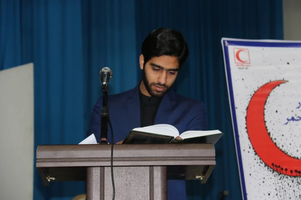 همایش «آشنایی با انجمن معتادان گمنام  و فعالیت های آنان» در سالن آمفی تئاتر پردیس شهیدان پاک نژاد یزد برگزار شد. 
 2