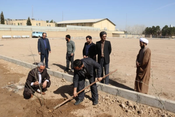 برگزاری مراسم به مناسبت ۱۵ اسفند روز درختکاری در دانشگاه فرهنگیان یزد 
 6