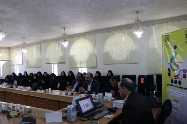 با همت اداره امور آموزشی و پژوهشی مدیریت استانی برگزار شد:

اولین کرسی ترویجی عرضه و نقد ایده علمی دانشگاه فرهنگیان یزد 7