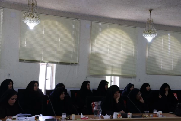 با همت اداره امور آموزشی و پژوهشی مدیریت استانی برگزار شد:

اولین کرسی ترویجی عرضه و نقد ایده علمی دانشگاه فرهنگیان یزد 11