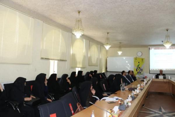 با همت اداره امور آموزشی و پژوهشی مدیریت استانی برگزار شد:

اولین کرسی ترویجی عرضه و نقد ایده علمی دانشگاه فرهنگیان یزد 14