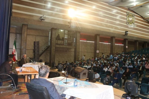 مناظره سیاسی با موضوع واکاوی اعتراضات مردمی در دی ماه 96
 6