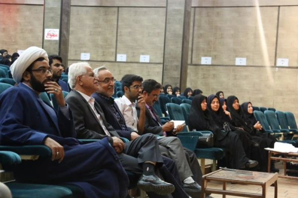 مناظره سیاسی با موضوع واکاوی اعتراضات مردمی در دی ماه 96
 12