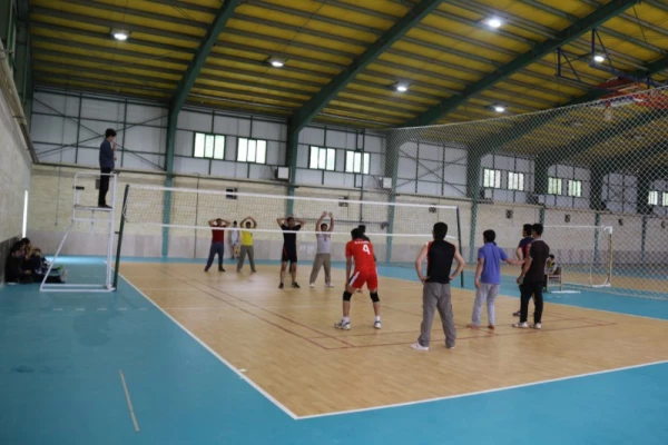 برگزاری مسابقات والیبال در پردیس شهیدان پاکنژاد 
 7