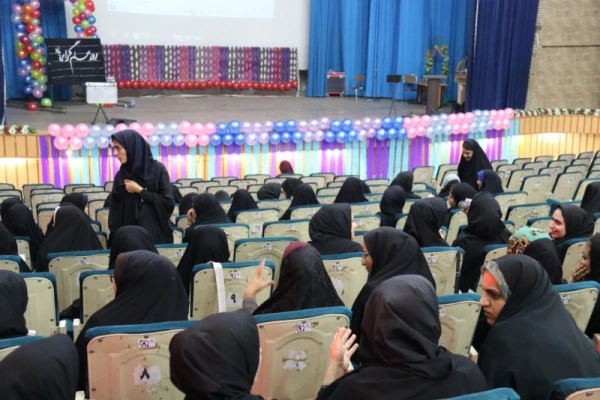 برگزاری مراسم جشن هفته معلم در دانشگاه فرهنگیان یزد ویژه دانشجو معلمان
 11