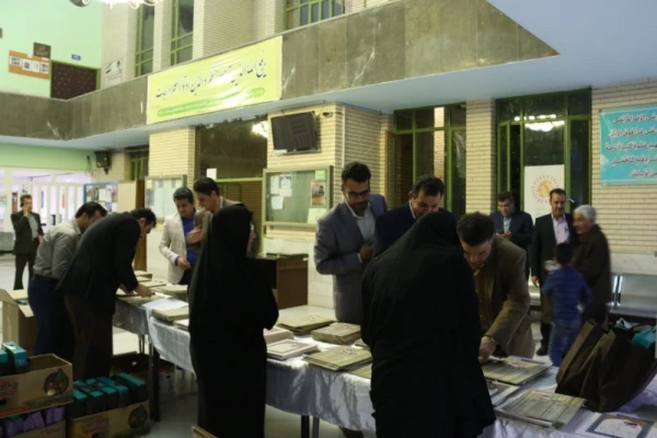 برگزاری مراسم جشن هفته معلم در دانشگاه فرهنگیان یزد ویژه پیشکسوتان، اساتید و کارکنان دانشگاه
 8