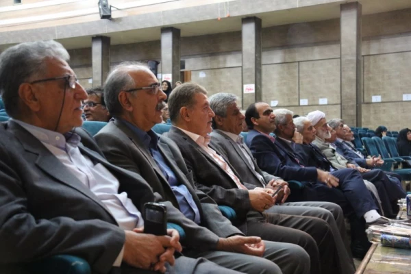 برگزاری مراسم جشن هفته معلم در دانشگاه فرهنگیان یزد ویژه پیشکسوتان، اساتید و کارکنان دانشگاه
 14