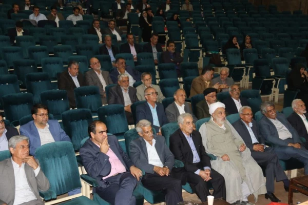 برگزاری مراسم جشن هفته معلم در دانشگاه فرهنگیان یزد ویژه پیشکسوتان، اساتید و کارکنان دانشگاه
 17