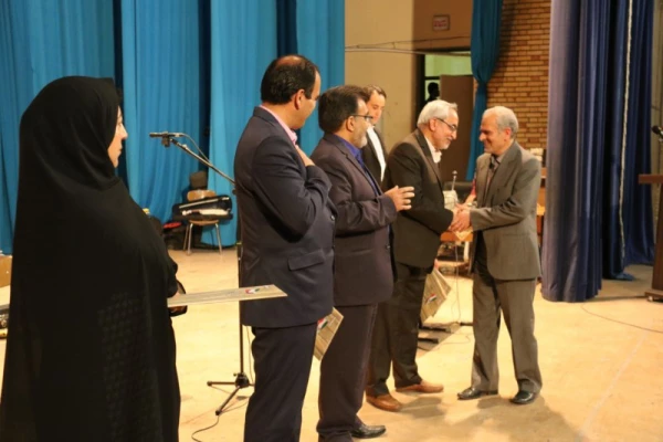 برگزاری مراسم جشن هفته معلم در دانشگاه فرهنگیان یزد ویژه پیشکسوتان، اساتید و کارکنان دانشگاه
 18