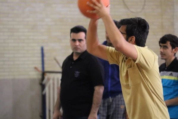 برگزاری جشنواره ورزش های همگانی و بازی های بومی محلی در بین دانشجومعلمان پردیس شهیدان پاک نژاد یزد
 10