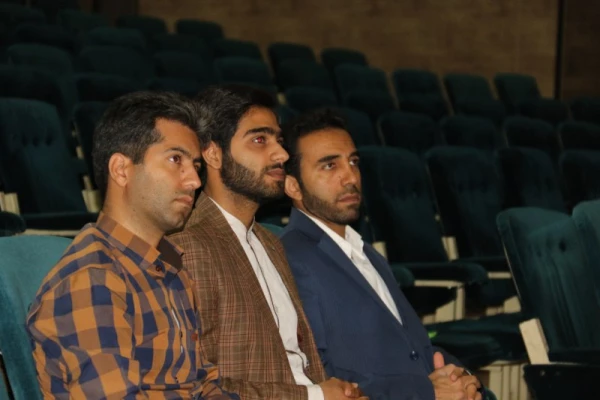 همایش فرهنگی محیط زیست به همت کانون دانشجویی محیط زیست پردیس شهیدان پاک نژاد یزد برگزار شد.
 3