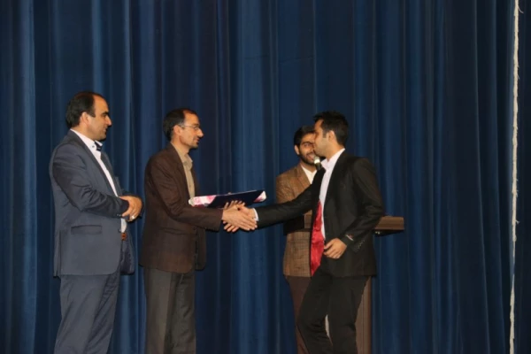 همایش فرهنگی محیط زیست به همت کانون دانشجویی محیط زیست پردیس شهیدان پاک نژاد یزد برگزار شد.
 8