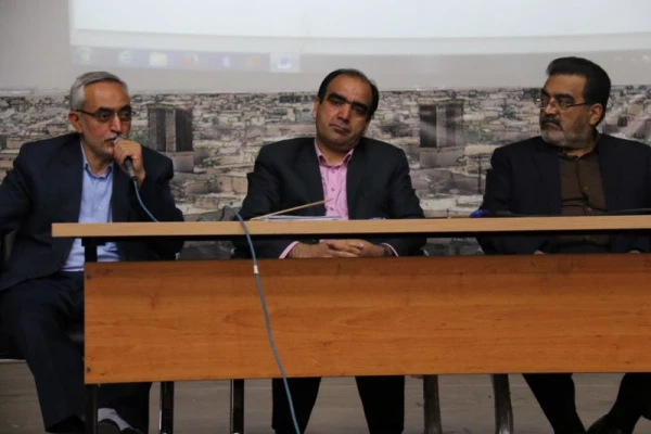 همایش سراهای دانشجوئی و فضای مجازی  در پردیس شهیدان پاک نژاد یزد
 3