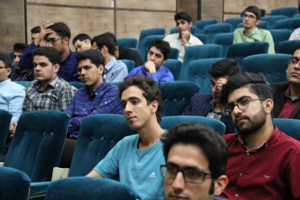 همایش سراهای دانشجوئی و فضای مجازی  در پردیس شهیدان پاک نژاد یزد
 4