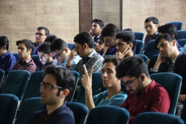 همایش سراهای دانشجوئی و فضای مجازی  در پردیس شهیدان پاک نژاد یزد
 7