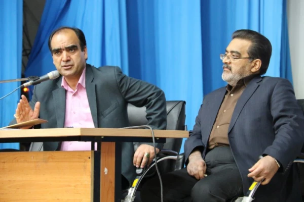 همایش سراهای دانشجوئی و فضای مجازی  در پردیس شهیدان پاک نژاد یزد
 8