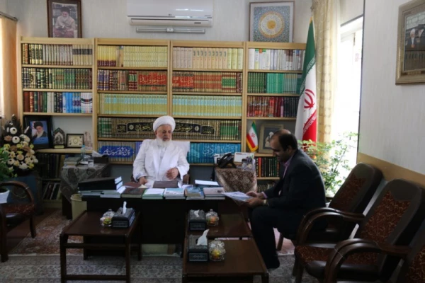 دیدار مدیر امور پردیس های استان با امام جمعه و نماینده ولی فیه در استان به منظور معرفی دانشگاه فرهنگیان از طریق تعامل با ائمه جماعات و استفاده از ظرفیت خطبه های پیش از نماز جمعه
 3